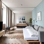 Aparthotel Limehome Schillerstraße 4*