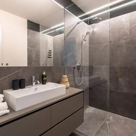 Limehome Schillerstrasse 3* Λιντς