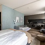 Ξενοδοχείο με διαμερίσματα Limehome Schillerstrasse 4*